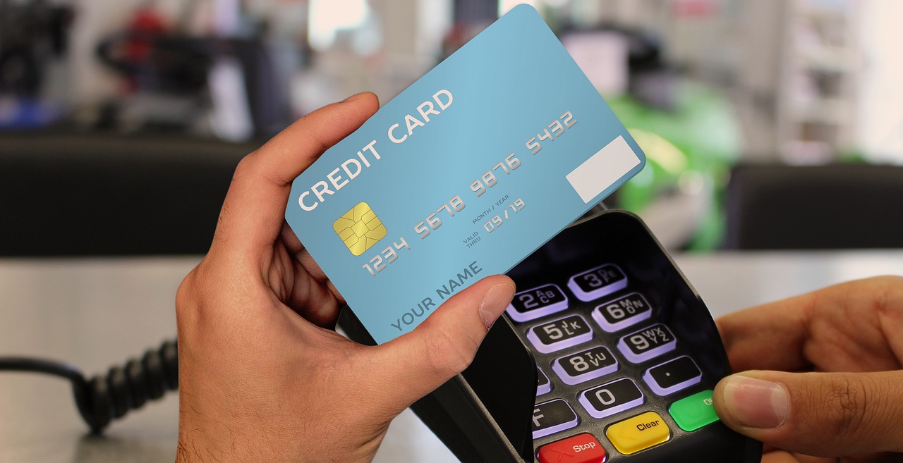 Cartão de Crédito: rotativo mais caro em julho de 2023